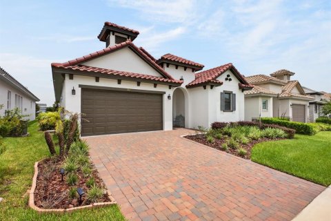 House in Davenport, Florida 4 bedrooms, 212.1 sq.m. № 2197615 - photo 2