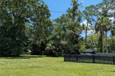 House in Astor, Florida 1 bedroom, 54.63 sq.m. № 2223201 - photo 5