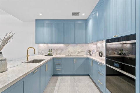 Adosado en venta en Tampa, Florida, 3 dormitorios, 334.91 m2 № 1539348 - foto 17