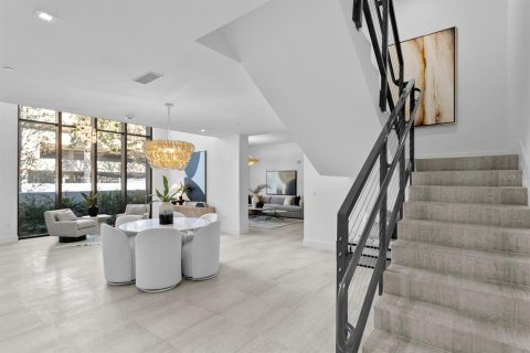 Adosado en venta en Tampa, Florida, 3 dormitorios, 334.91 m2 № 1539348 - foto 22