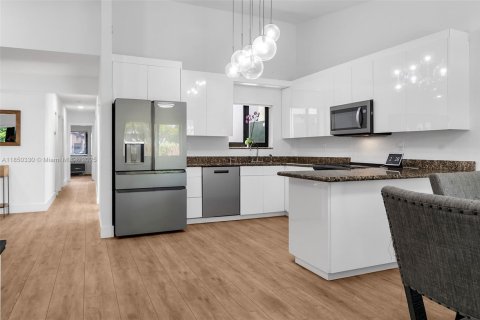 Casa en venta en Miami, Florida, 3 dormitorios, 139.07 m2 № 1857361 - foto 22