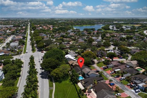Casa en venta en Miami, Florida, 3 dormitorios, 139.07 m2 № 1857361 - foto 4