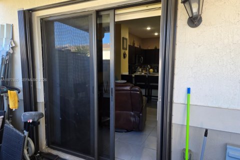 House in Florida City, Florida 3 bedrooms, 128.76 sq.m. № 2041858 - photo 16