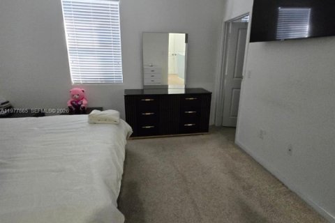 House in Florida City, Florida 3 bedrooms, 128.76 sq.m. № 2041858 - photo 22