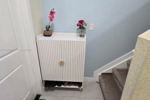 House in Florida City, Florida 3 bedrooms, 128.76 sq.m. № 2041858 - photo 9