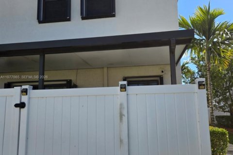 House in Florida City, Florida 3 bedrooms, 128.76 sq.m. № 2041858 - photo 4