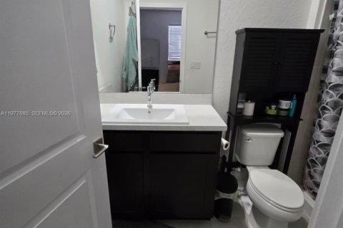 House in Florida City, Florida 3 bedrooms, 128.76 sq.m. № 2041858 - photo 21