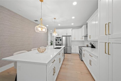 Villa ou maison à vendre à Sarasota, Floride: 4 chambres, 330.17 m2 № 1910678 - photo 13