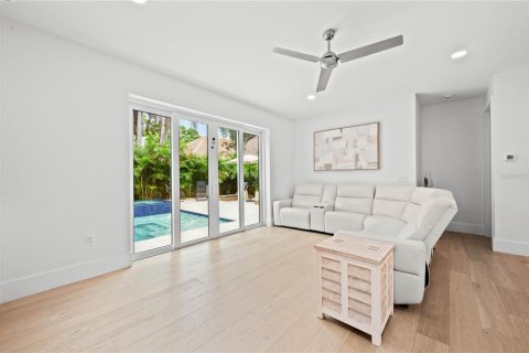 Villa ou maison à vendre à Sarasota, Floride: 4 chambres, 330.17 m2 № 1910678 - photo 15