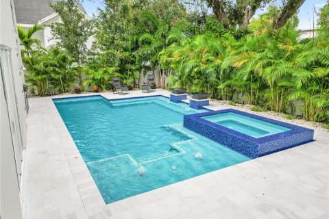 Villa ou maison à vendre à Sarasota, Floride: 4 chambres, 330.17 m2 № 1910678 - photo 5