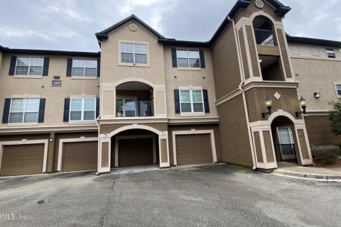 Condo in Jacksonville, Florida, 2 bedrooms  № 883665 - photo 1