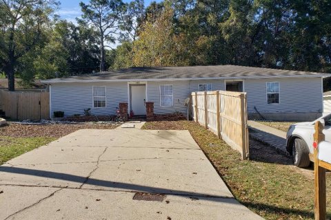 Commercial property in Crestview, Florida № 559045 - photo 1