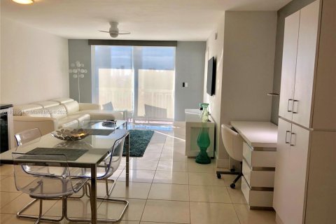 Condo in Miami Beach, Florida, 1 bedroom  № 1888726 - photo 6