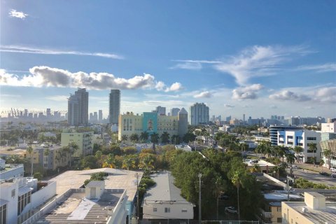 Condo in Miami Beach, Florida, 1 bedroom  № 1888726 - photo 18