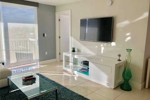 Condo in Miami Beach, Florida, 1 bedroom  № 1888726 - photo 9