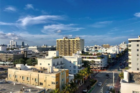 Condo in Miami Beach, Florida, 1 bedroom  № 1888726 - photo 19