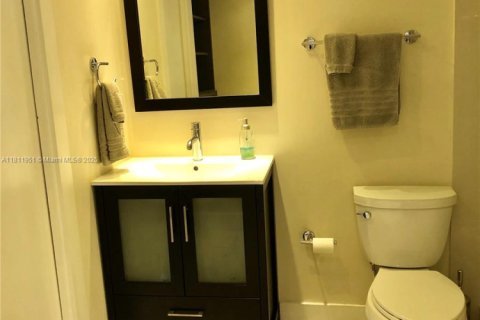 Condo in Miami Beach, Florida, 1 bedroom  № 1888726 - photo 20