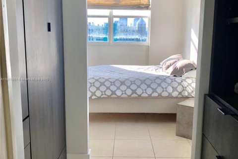 Condo in Miami Beach, Florida, 1 bedroom  № 1888726 - photo 15