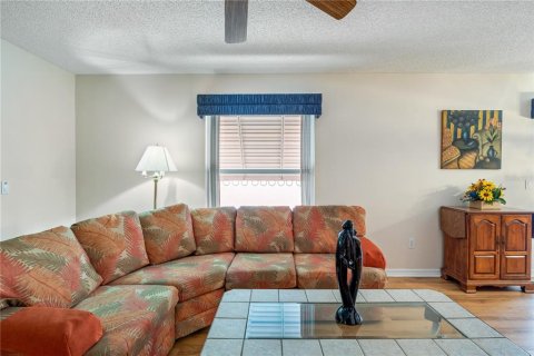 Casa en venta en The Villages, Florida, 2 dormitorios, 104.79 m2 № 2259273 - foto 12