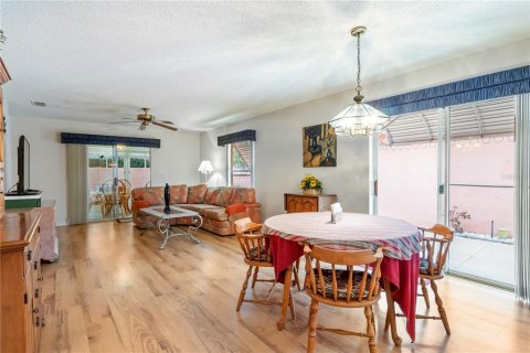 Casa en venta en The Villages, Florida, 2 dormitorios, 104.79 m2 № 2259273 - foto 9