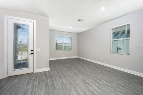 House in Lake Alfred, Florida 4 bedrooms, 171.96 sq.m. № 2122096 - photo 6