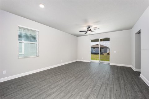 House in Lake Alfred, Florida 4 bedrooms, 171.96 sq.m. № 2122096 - photo 8