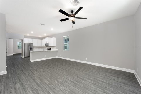 House in Lake Alfred, Florida 4 bedrooms, 171.96 sq.m. № 2122096 - photo 5