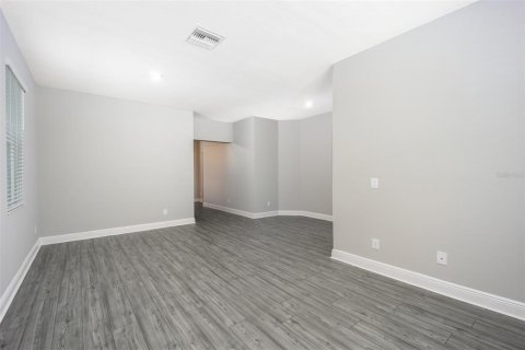 House in Lake Alfred, Florida 4 bedrooms, 171.96 sq.m. № 2122096 - photo 7