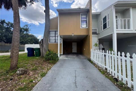 Adosado en alquiler en Tampa, Florida, 3 dormitorios, 117.24 m2 № 1912150 - foto 1