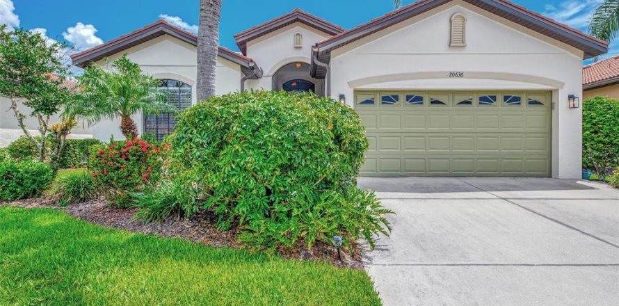 House in Venice, Florida 2 bedrooms, 178 sq.m. № 1884378