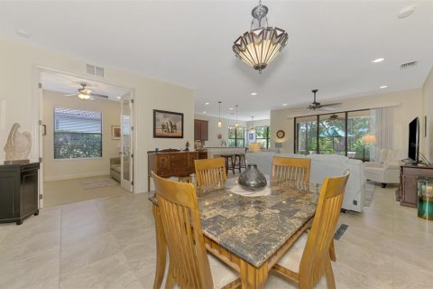 House in Venice, Florida 2 bedrooms, 178 sq.m. № 1884378 - photo 10