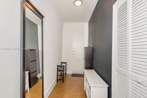 Купить кондоминиум в Майами-Бич, Флорида 1 спальня, 68.47м2, № 1987222 - фото 18