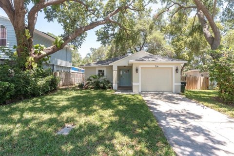 House in Largo, Florida 3 bedrooms, 115.94 sq.m. № 2097417