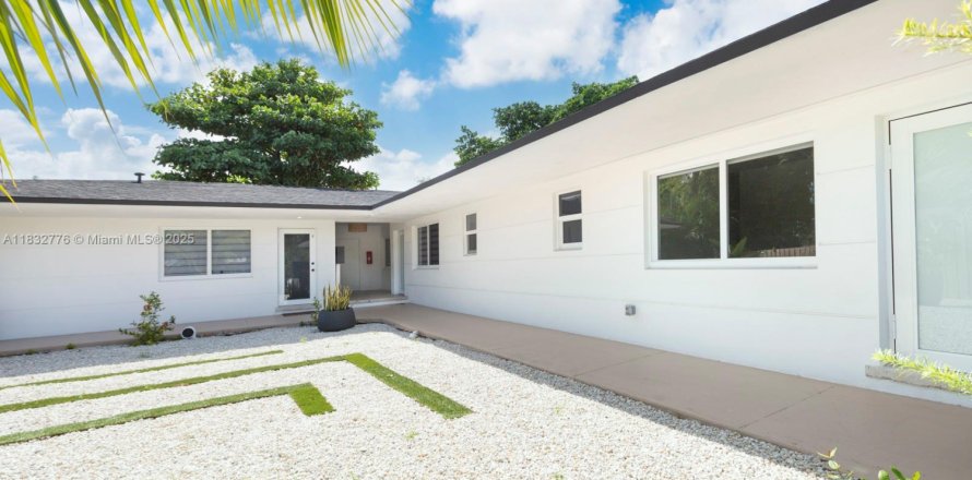 Villa ou maison à Miami, Floride 1 chambre, 274.25 m2 № 1809425