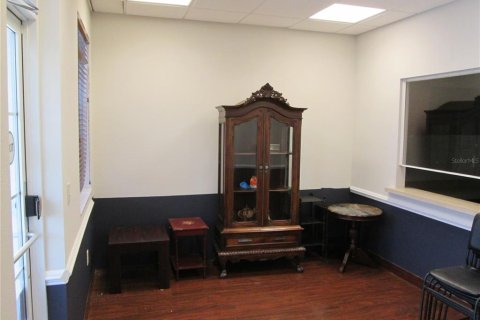 Propiedad comercial en alquiler en Leesburg, Florida, 418.06 m2 № 1670843 - foto 4