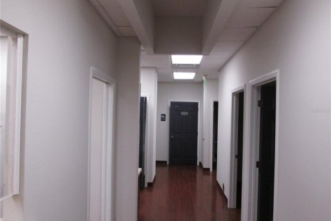 Propiedad comercial en alquiler en Leesburg, Florida, 418.06 m2 № 1670843 - foto 7