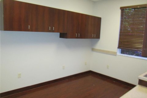 Propiedad comercial en alquiler en Leesburg, Florida, 418.06 m2 № 1670843 - foto 11