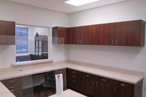 Propiedad comercial en alquiler en Leesburg, Florida, 418.06 m2 № 1670843 - foto 8