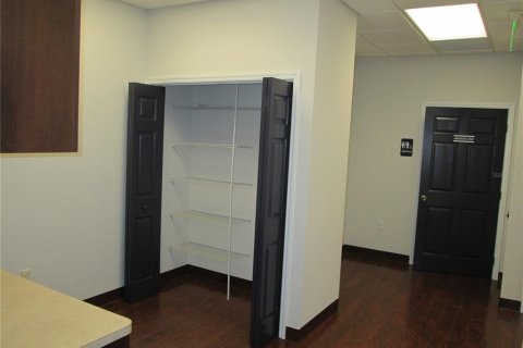 Propiedad comercial en alquiler en Leesburg, Florida, 418.06 m2 № 1670843 - foto 12
