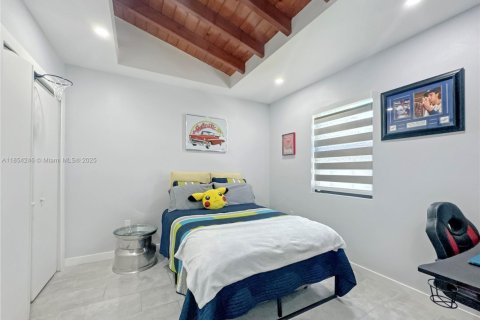 Casa en venta en Miami, Florida, 4 dormitorios, 153.1 m2 № 1874763 - foto 18