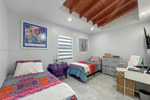 Casa en venta en Miami, Florida, 4 dormitorios, 153.1 m2 № 1874763 - foto 17