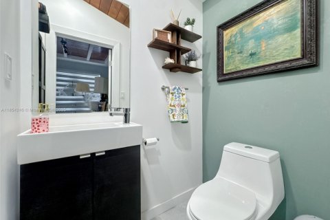 Casa en venta en Miami, Florida, 4 dormitorios, 153.1 m2 № 1874763 - foto 21
