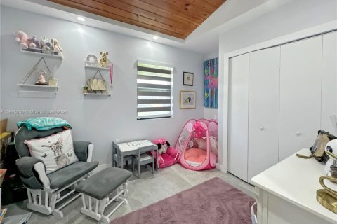 Casa en venta en Miami, Florida, 4 dormitorios, 153.1 m2 № 1874763 - foto 16