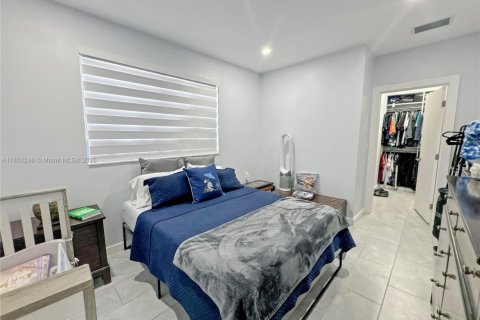 Casa en venta en Miami, Florida, 4 dormitorios, 153.1 m2 № 1874763 - foto 13