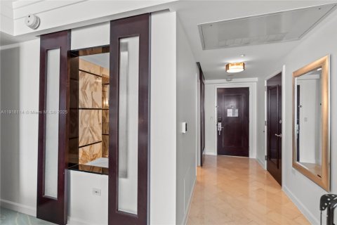 Condominio en venta en Miami Beach, Florida, 49.98 m2 № 1972668 - foto 17