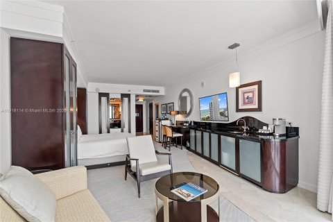 Condominio en venta en Miami Beach, Florida, 49.98 m2 № 1972668 - foto 10