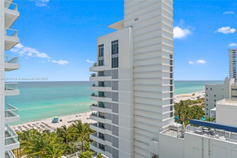 Condominio en venta en Miami Beach, Florida, 49.98 m2 № 1972668 - foto 3