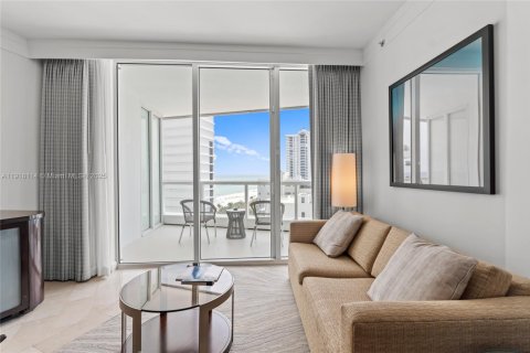 Condominio en venta en Miami Beach, Florida, 49.98 m2 № 1972668 - foto 5
