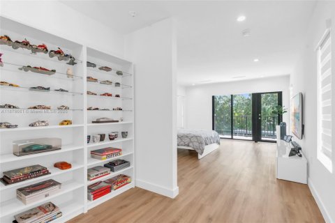 Villa ou maison à vendre à Miami, Floride: 4 chambres, 248.14 m2 № 1920686 - photo 26