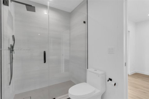 Villa ou maison à vendre à Miami, Floride: 4 chambres, 248.14 m2 № 1920686 - photo 30